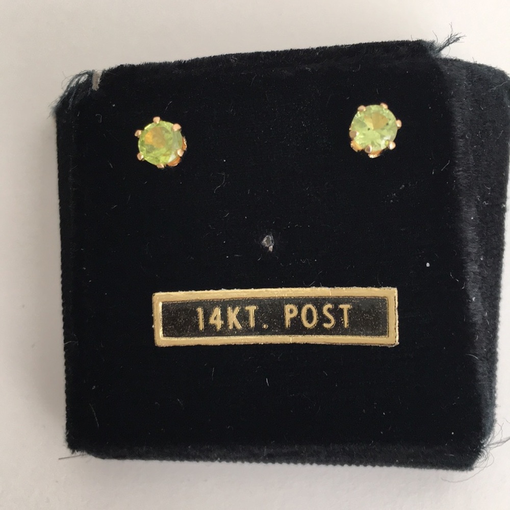 14KT Gold Peridot Stud Earrings - Green